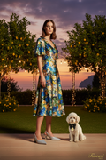 Donna in giardino siciliano con slingback silver