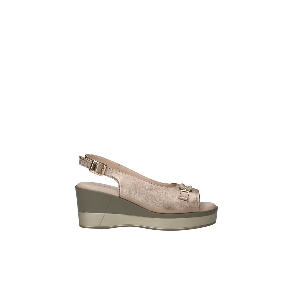 Nanook Art. 25146 Platino – Sandalo Comfort con Zeppa in Pelle di Capretto | Triscari1922